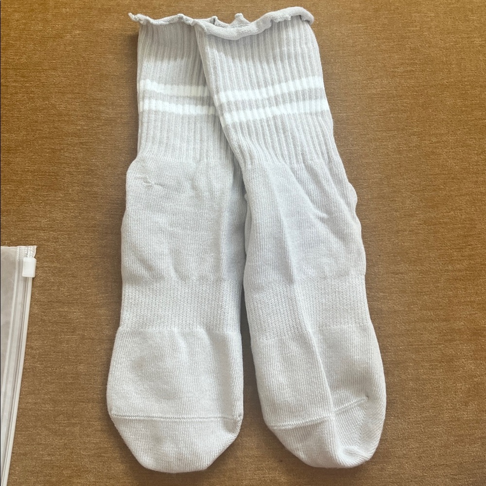 Light grey yoga sox